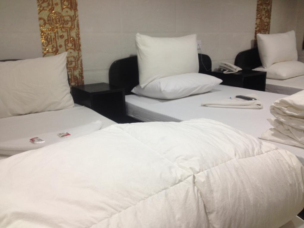 הונג קונג New Euro Asia Guest House מראה חיצוני תמונה